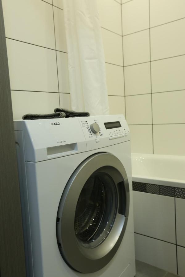 Comfy 2 Room Apartment - Free Parking - 350Mbps Wifi - Netflix Kaunas Exterior photo